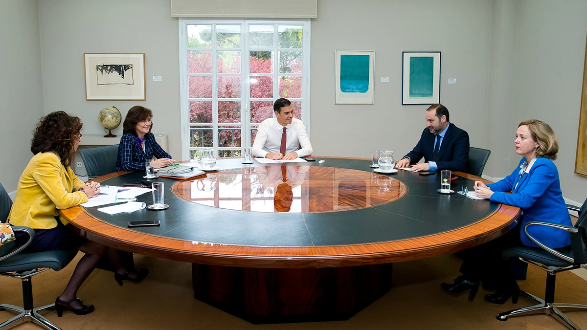 Reunión de Sánchez con Calvo, Montero, Ábalos y Calviño