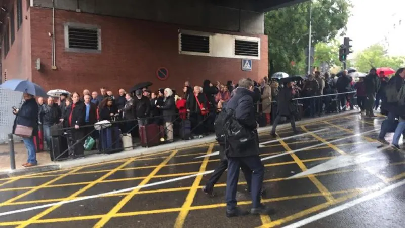 La Policía Nacional ha desalojado la estación de Atocha, en el centro de Madrid