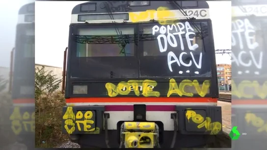 Los grafiteros vuelven a actuar: sus pintadas impiden que un tren circule por falta de visibilidad Los grafiteros vuelven a actuar: sus pintadas impiden que un tren circule por falta de visibilidad