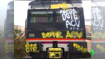Los grafiteros vuelven a actuar: sus pintadas impiden que un tren circule por falta de visibilidad