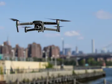 Un dron sobrevuela Nueva York Un dron sobrevuela Nueva York