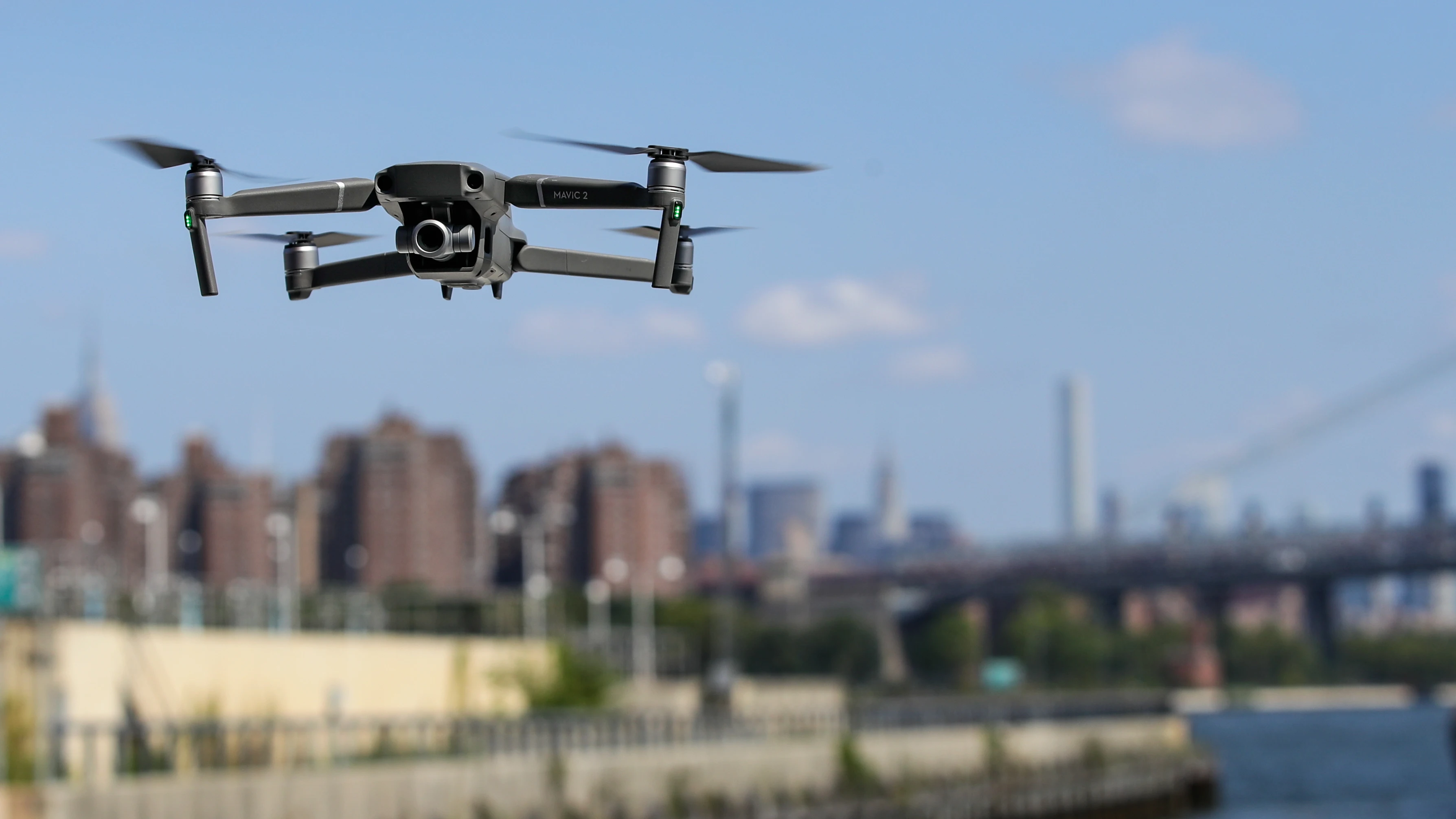 Un dron sobrevuela Nueva York