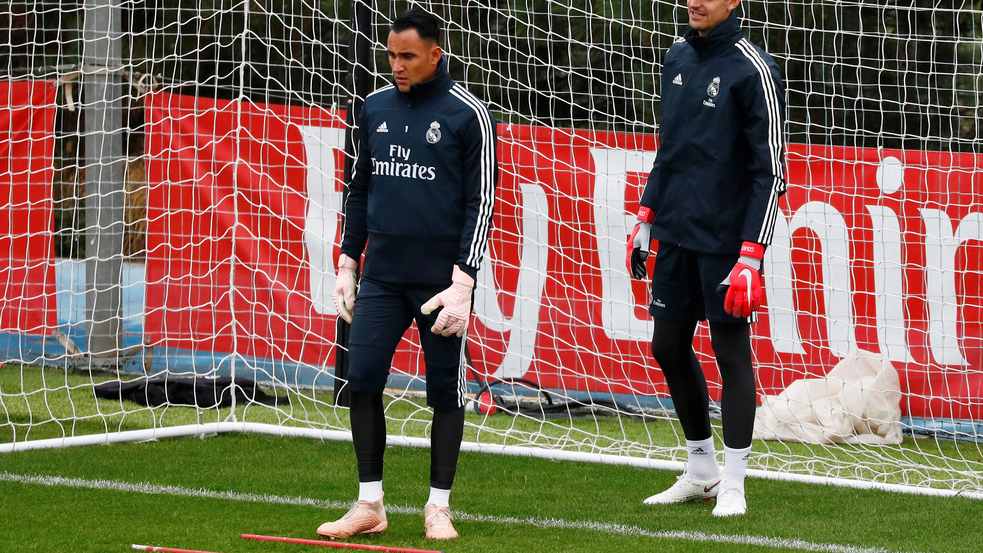 Keylor Navas, junto a Courtois