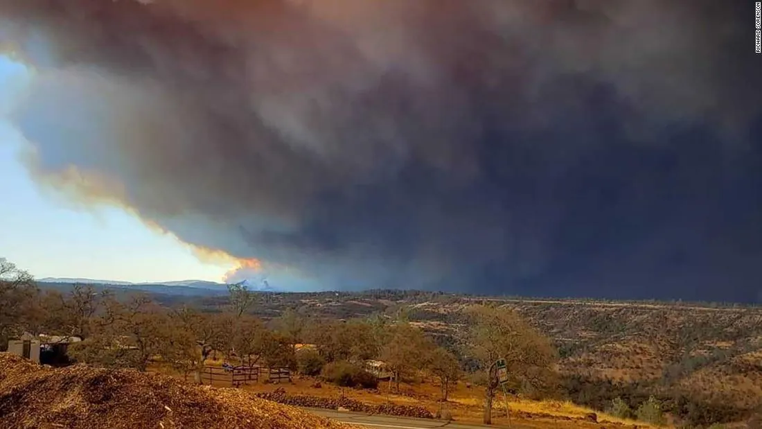 Imagen del incendio declarado al norte de California Imagen del incendio declarado al norte de California