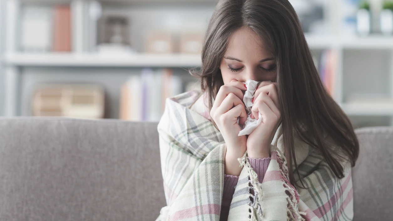 Mujer con gripe