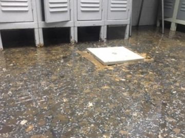 Un ambulatorio de Castellón se inunda de aguas fecales: el olor es "insoportable" Un ambulatorio de Castellón se inunda de aguas fecales: el olor es "insoportable"