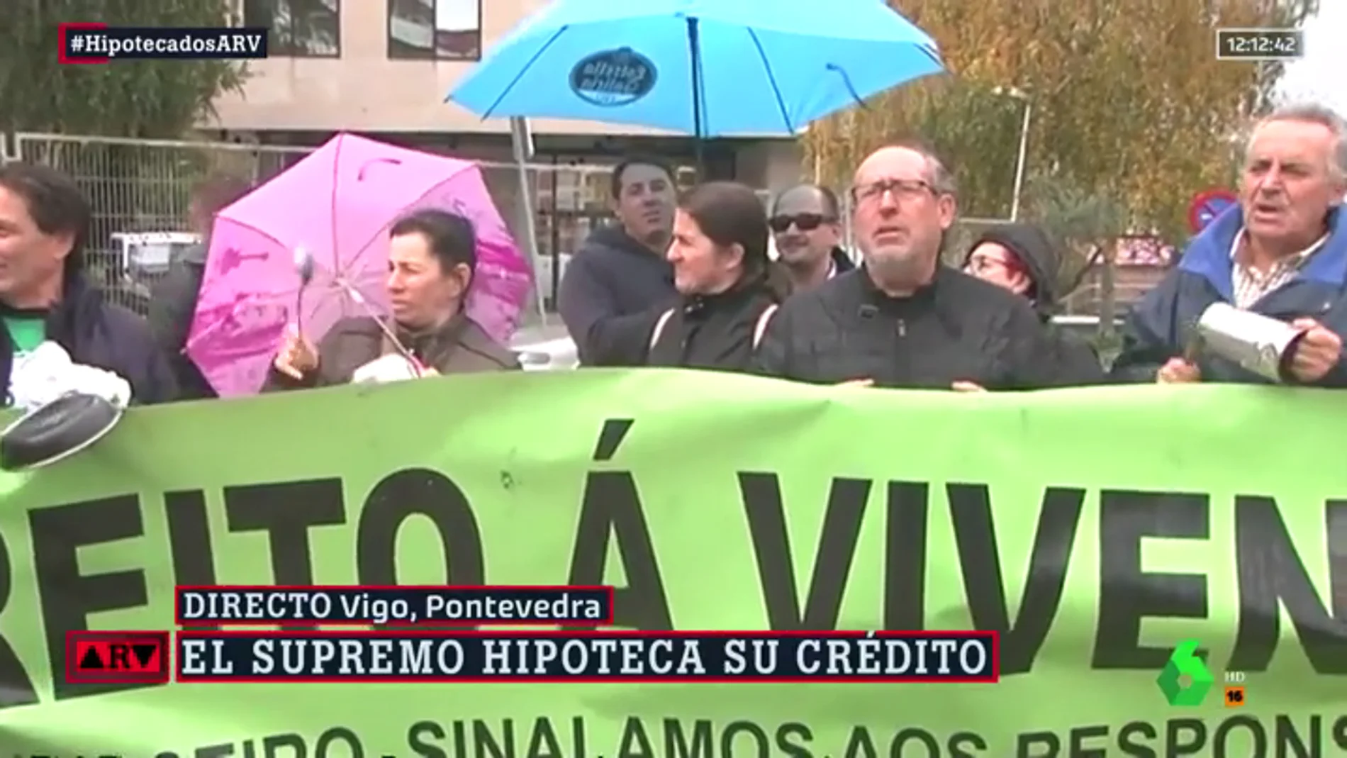 Caceroladas en distintas ciudades de España contra la decisión del Supremo sobre las hipotecas: "Lesmes dimisión"