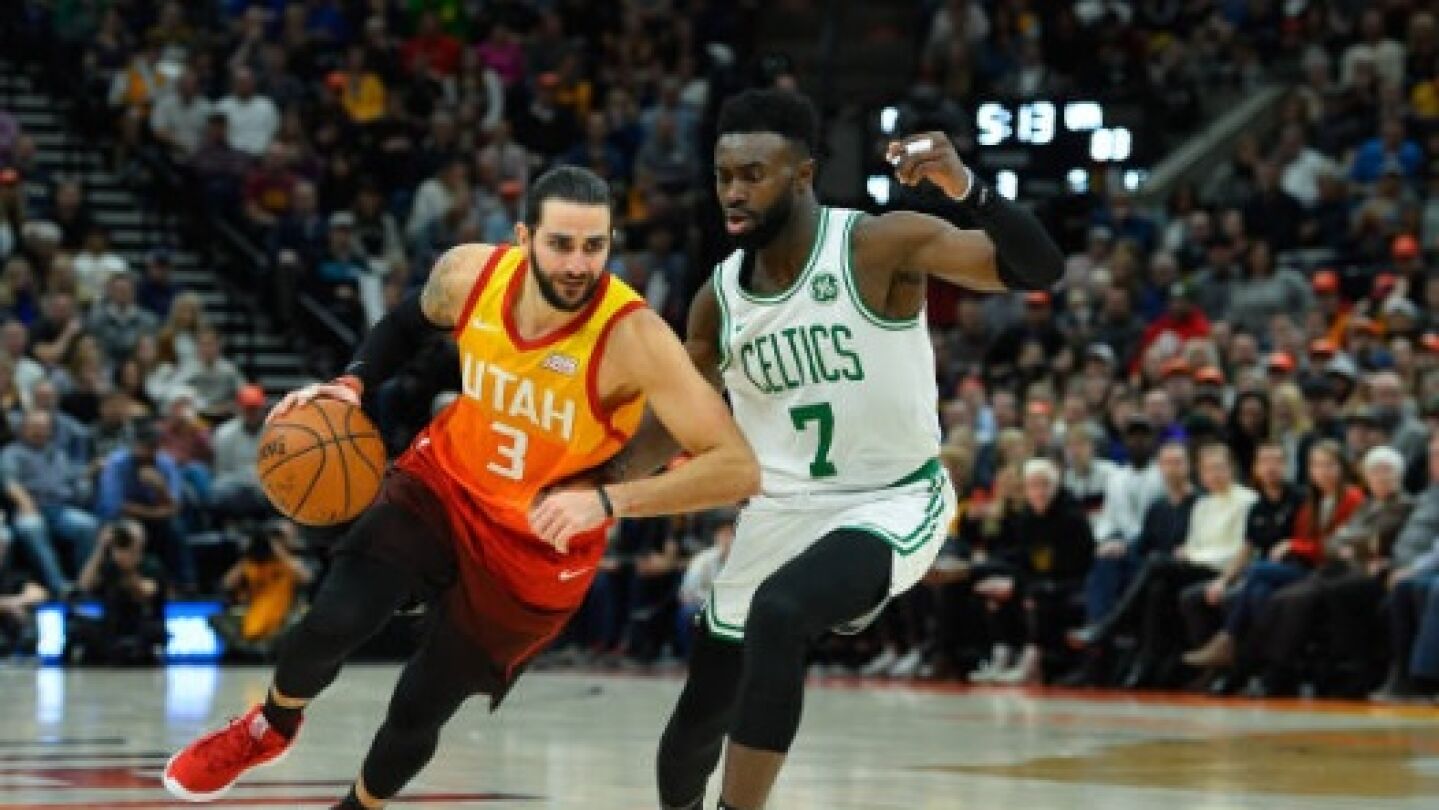 Ricky Rubio, en acci&oacute;n ante los Celtics
