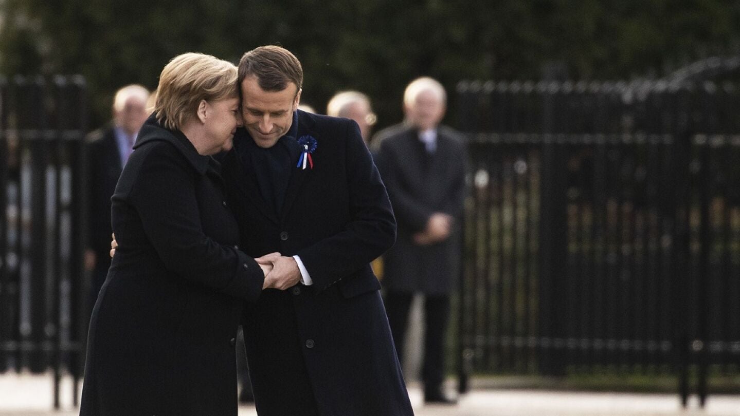 El presidente franc&eacute;s, Emmanuel Macron junto a la canciller alemana, Angela Merkel