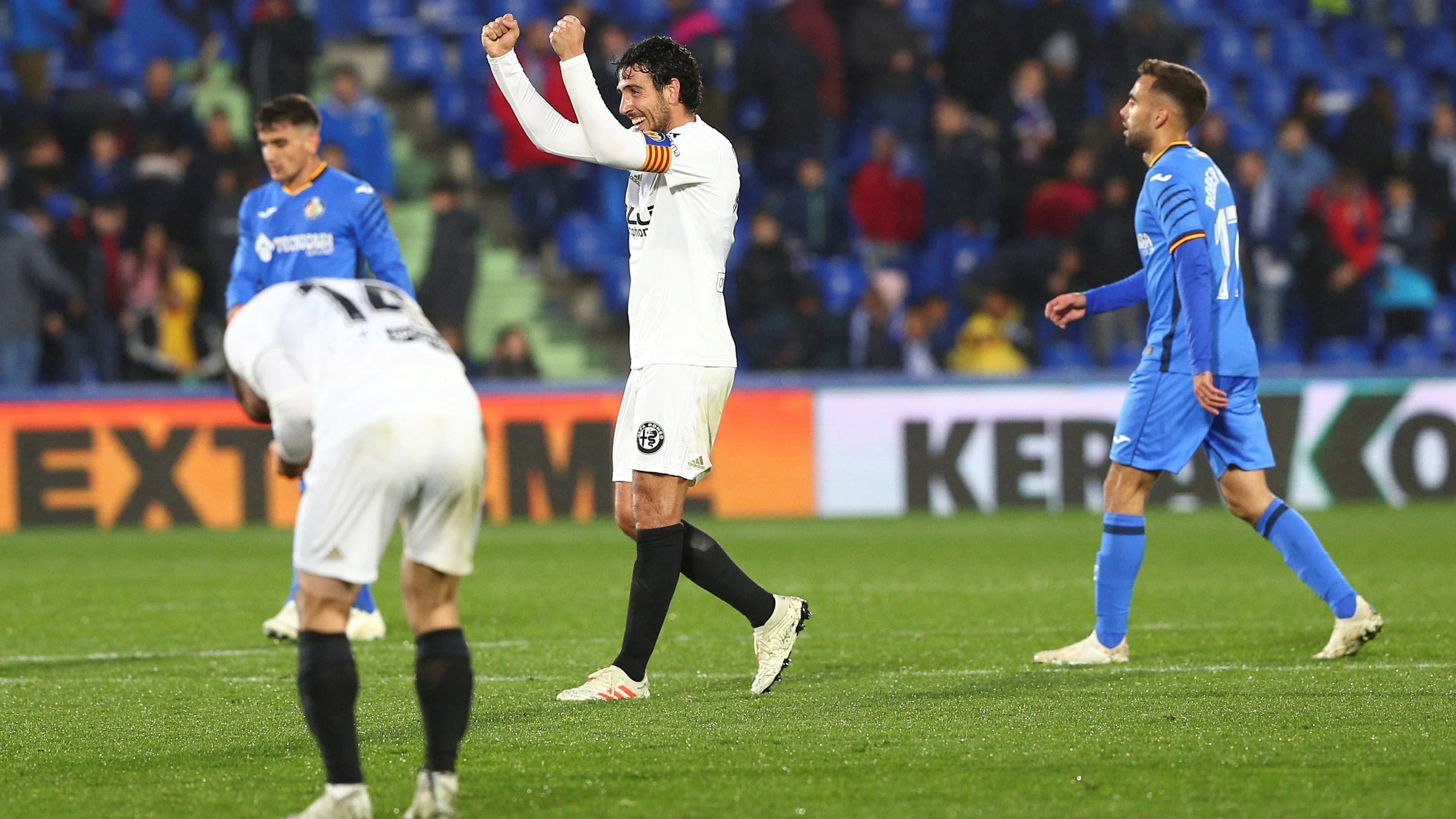 Dani Parejo celebra su gol en el Coliseum