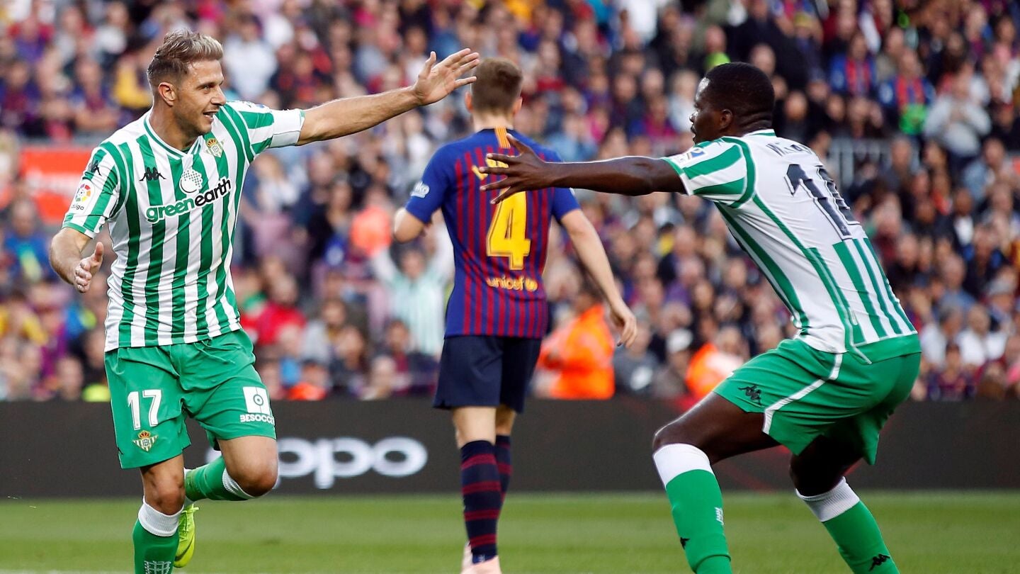 Joaqu&iacute;n celebra el 0-2 en el Camp Nou