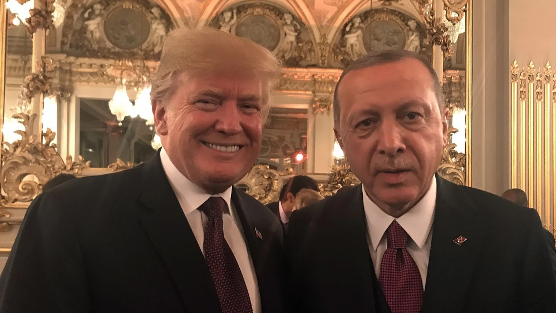 Trump junto a Erdogan en la celebración del centenario del armisticio de la Primera Guerra Mundial