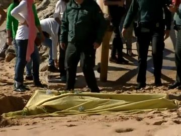 Encuentran el cadáver de otros de los migrantes desaparecidos en Barbate Encuentran el cadáver de otros de los migrantes desaparecidos en Barbate