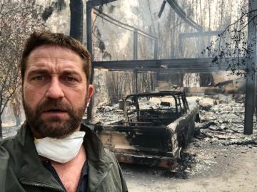 Gerard Butler muestra su casa calcinada Gerard Butler muestra su casa calcinada