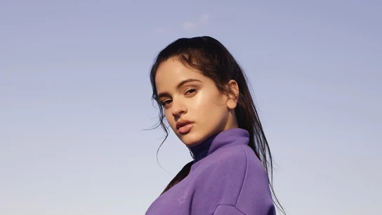 Rosalía con su sudadera de 'Malamente' Rosalía con su sudadera de 'Malamente'