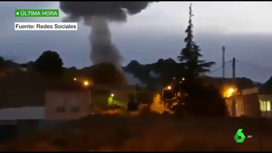 Al menos dos muertos en la explosión en una fábrica de pirotecnia de Guadix, Granada Al menos dos muertos en la explosión en una fábrica de pirotecnia de Guadix, Granada