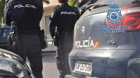 Dos agentes de la Policía Nacional Dos agentes de la Policía Nacional