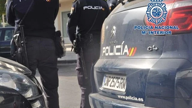 Dos agentes de la Policía Nacional