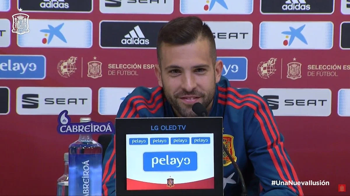 Jordi Alba comparece ante los medios