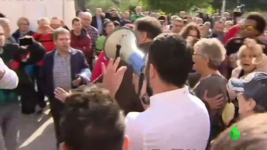 Tensión en una concentración en Santa Coloma Tensión en una concentración en Santa Coloma