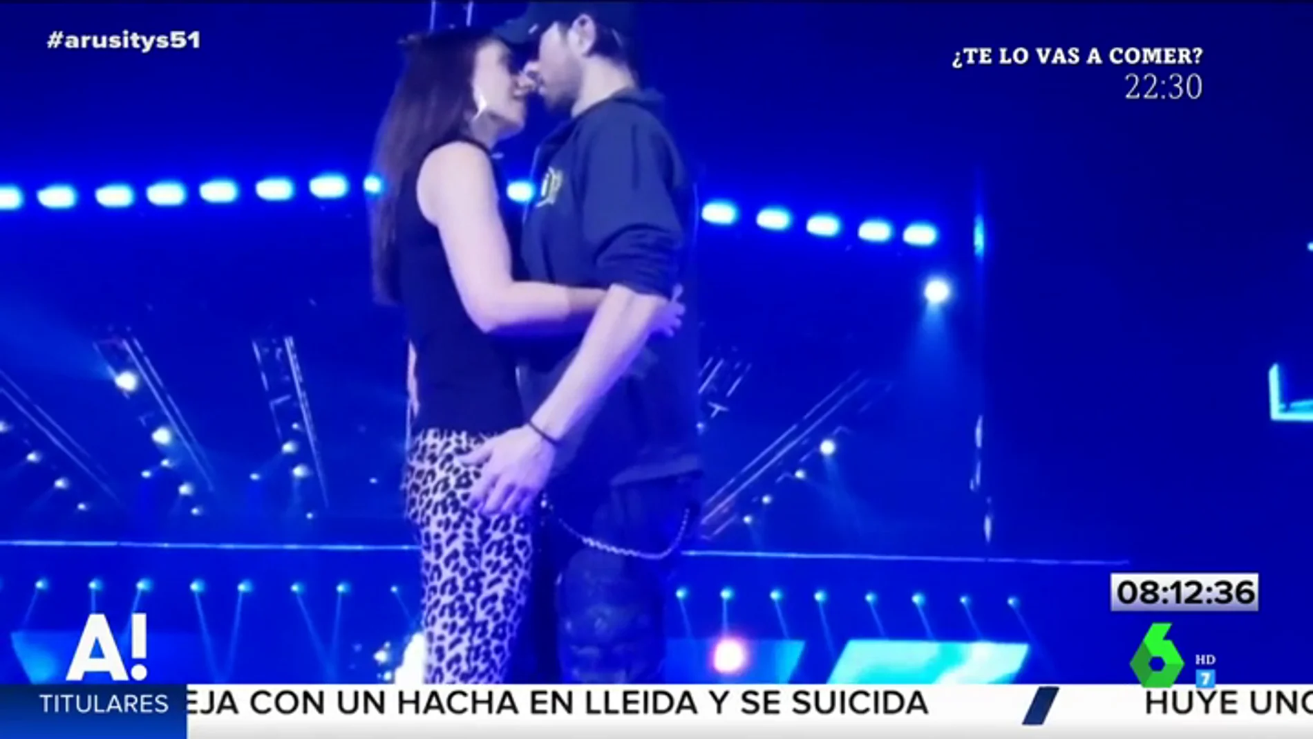 Besando y tocando el culo a una fan: la nueva polémica de Enrique Iglesias en un concierto