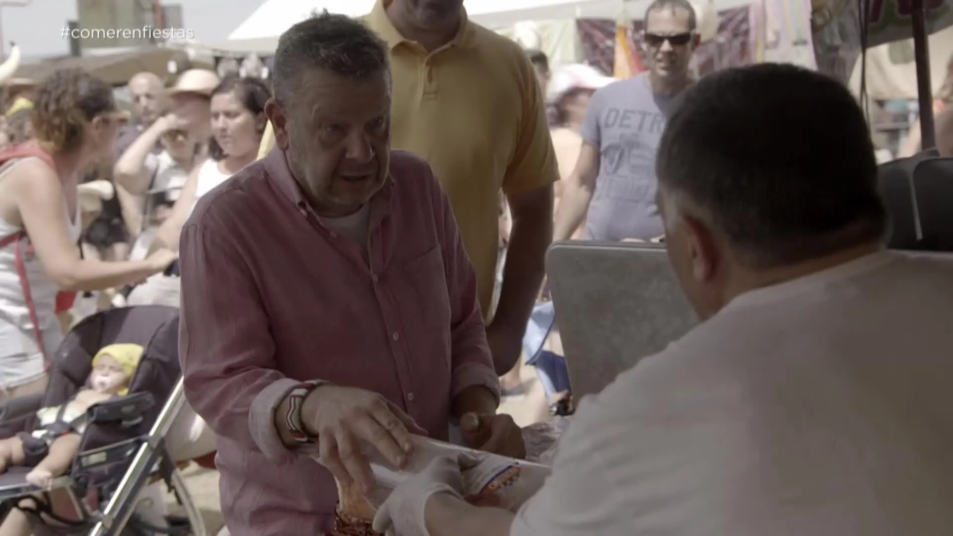 El 'zasca' de Chicote al dueño de un puesto de bocadillos que vende producto en mal estado 