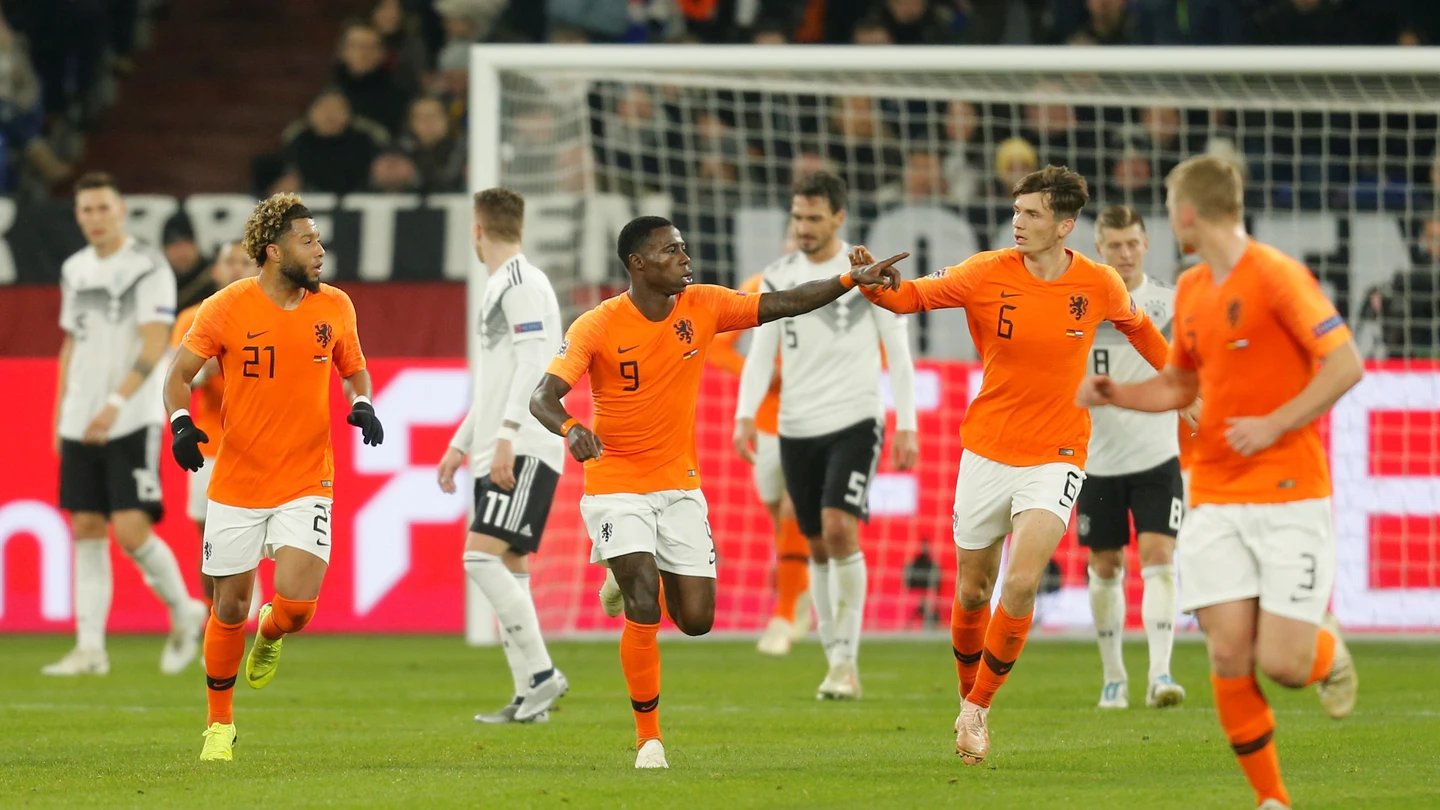 Promes celebra su gol contra Alemania Promes celebra su gol contra Alemania
