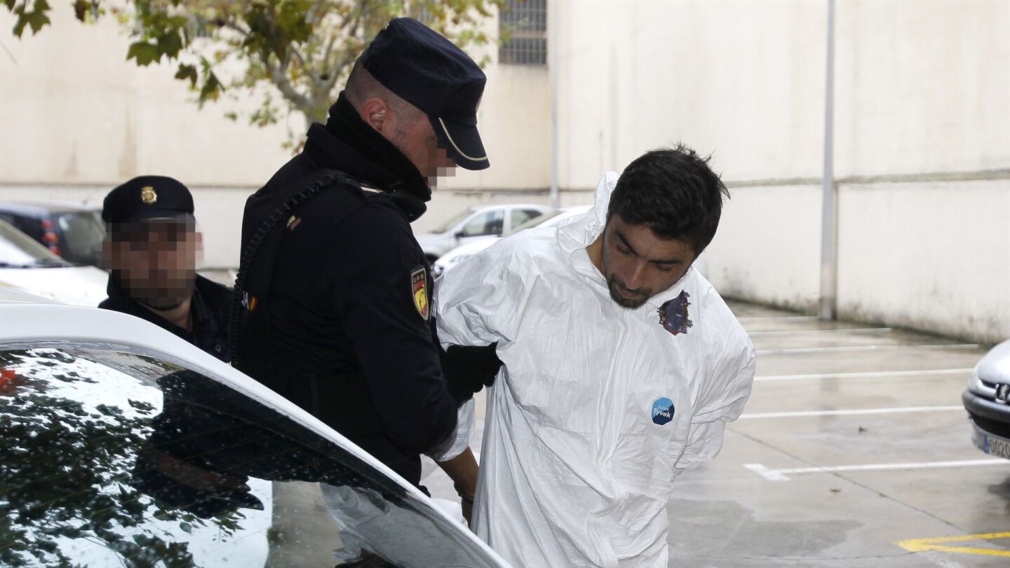 Rafael Pantoja, presunto asesino de Sacramento Roca, llegando a los juzgados de Palma. 