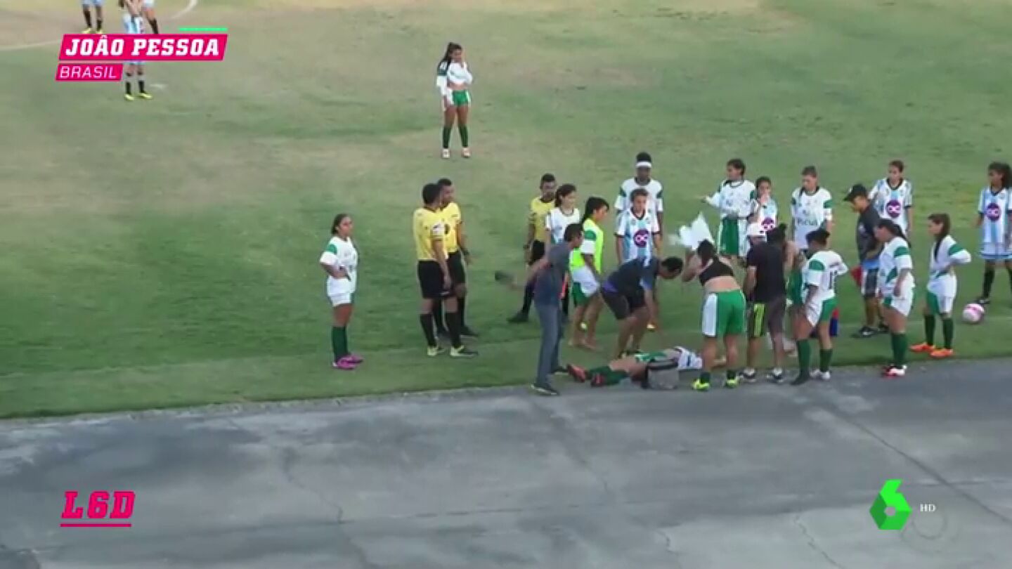 Una jugadora sufre un ataque epil&eacute;ptico en mitad del partido y la ambulancia tarda m&aacute;s de media hora en llegar