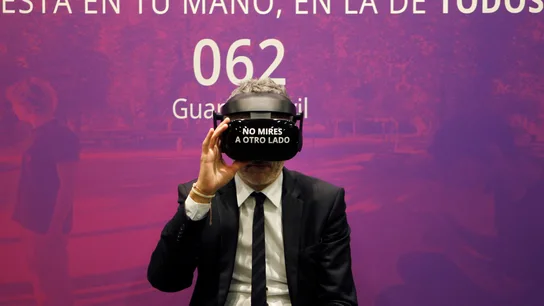 El ministro del Interior, Fernando Grande-Marlaska,durante la presentación de la campaña de realidad virtual 'No mires a otro lado' El ministro del Interior, Fernando Grande-Marlaska,durante la presentación de la campaña de realidad virtual 'No mires a otro lado'