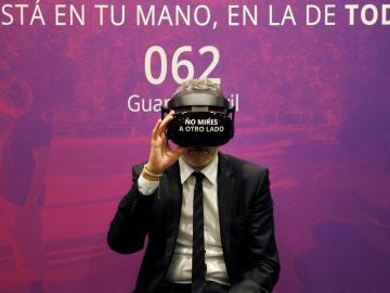 El ministro del Interior, Fernando Grande-Marlaska,durante la presentación de la campaña de realidad virtual 'No mires a otro lado' El ministro del Interior, Fernando Grande-Marlaska,durante la presentación de la campaña de realidad virtual 'No mires a otro lado'