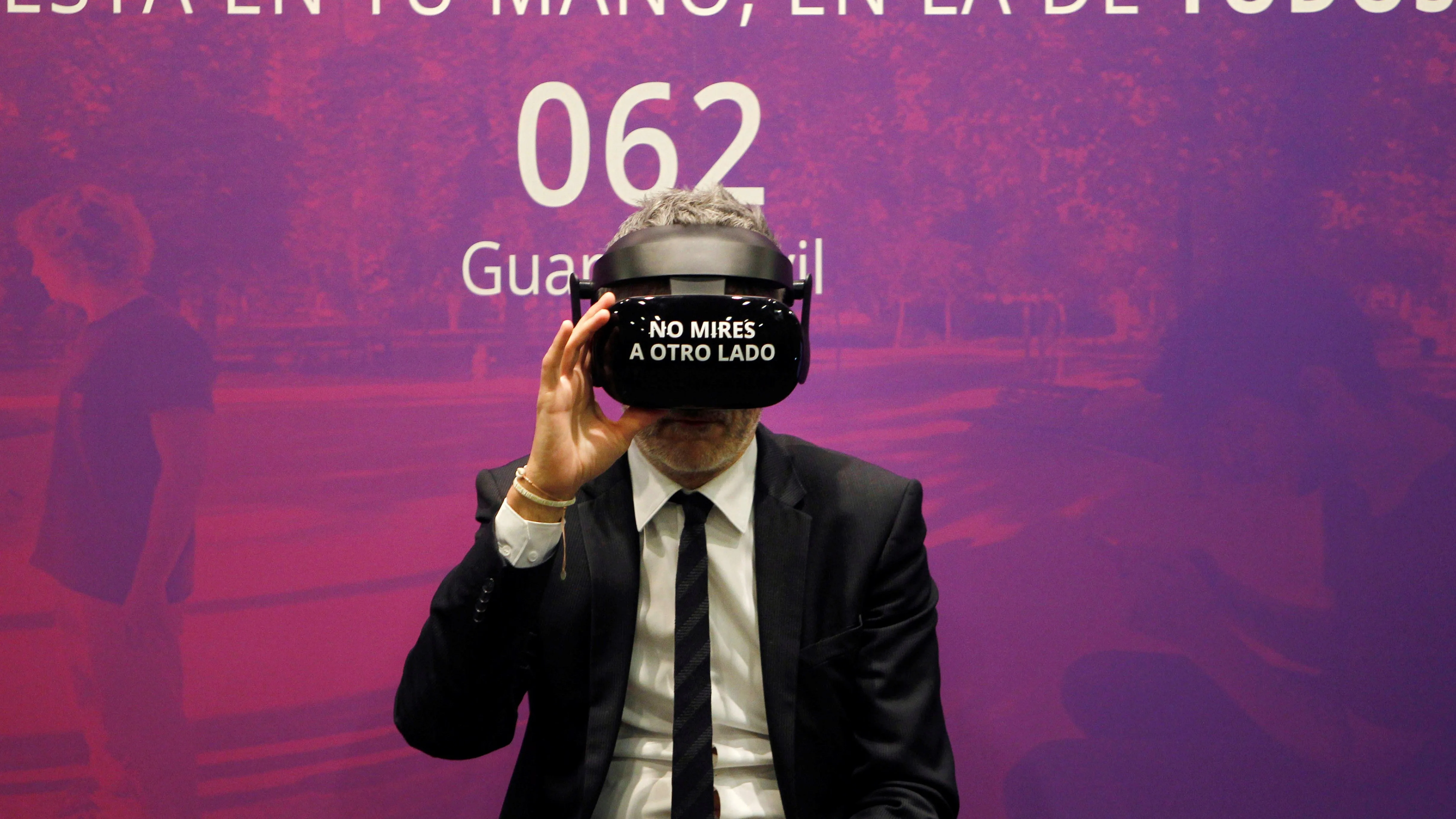 El ministro del Interior, Fernando Grande-Marlaska,durante la presentación de la campaña de realidad virtual 'No mires a otro lado'