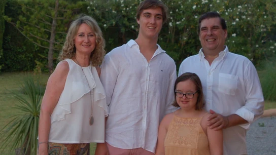 Blanca y su familia denuncian discriminación por parte de la comunidad de vecinos Blanca y su familia denuncian discriminación