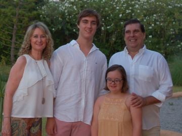 Blanca y su familia denuncian discriminación por parte de la comunidad de vecinos Blanca y su familia denuncian discriminación por parte de la comunidad de vecinos