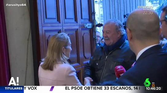 Ana Pastor recibe al primer visitante al Congreso Ana Pastor recibe al primer visitante al Congreso