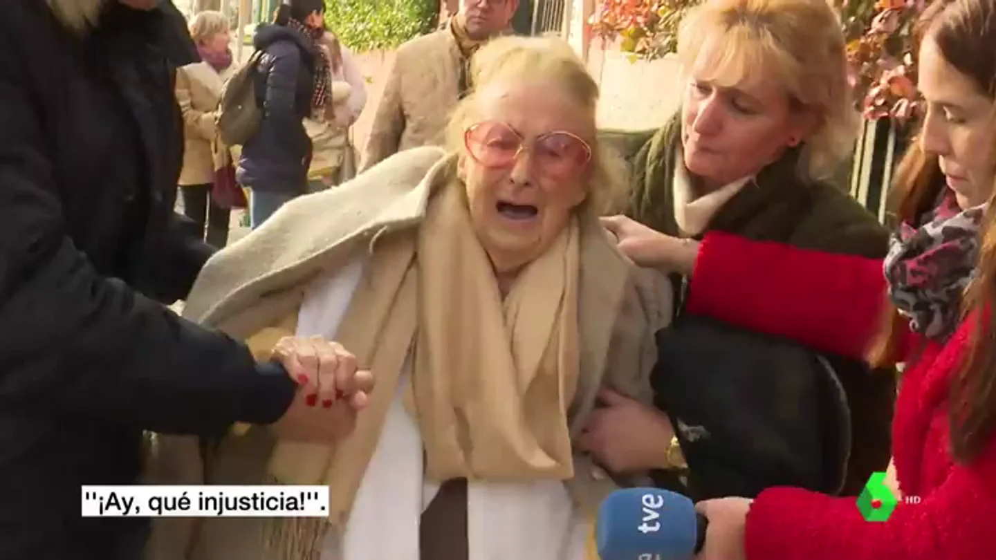 Desahucian a Mary, la anciana de 99 años que denunció a su nieto por venderle su casa y robarle dos millones de euros Desahucian a Mary, la anciana de 99 años que denunció a su nieto por venderle su casa y robarle dos millones de euros