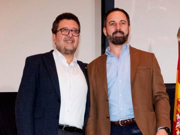 El presidente de Vox, Santiago Abascal, y el candidato a la presidencia de la Junta de Andalucía, Francisco Serrano El presidente de Vox, Santiago Abascal, y el candidato a la presidencia de la Junta de Andalucía, Francisco Serrano