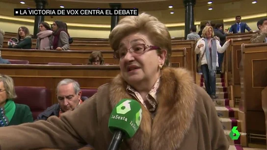 Así han reaccionado los ciudadanos a la irrupción de Vox en Andalucía: "Santiago Abascal dice cosas muy sensatas, aunque sean duras para otras personas" Así han reaccionado los ciudadanos a la irrupción de Vox en Andalucía: "Santiago Abascal dice cosas muy sensatas, aunque sean duras para otras personas"