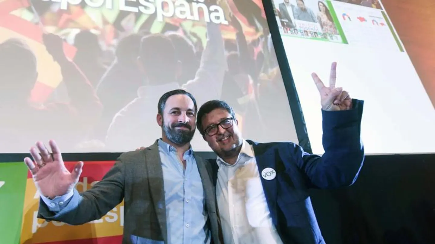 El presidente de Vox, Santiago Abascal, y el candidato a la presidencia de la Junta de Andalucía, Francisco Serrano El presidente de Vox, Santiago Abascal, y el candidato a la presidencia de la Junta de Andalucía, Francisco Serrano