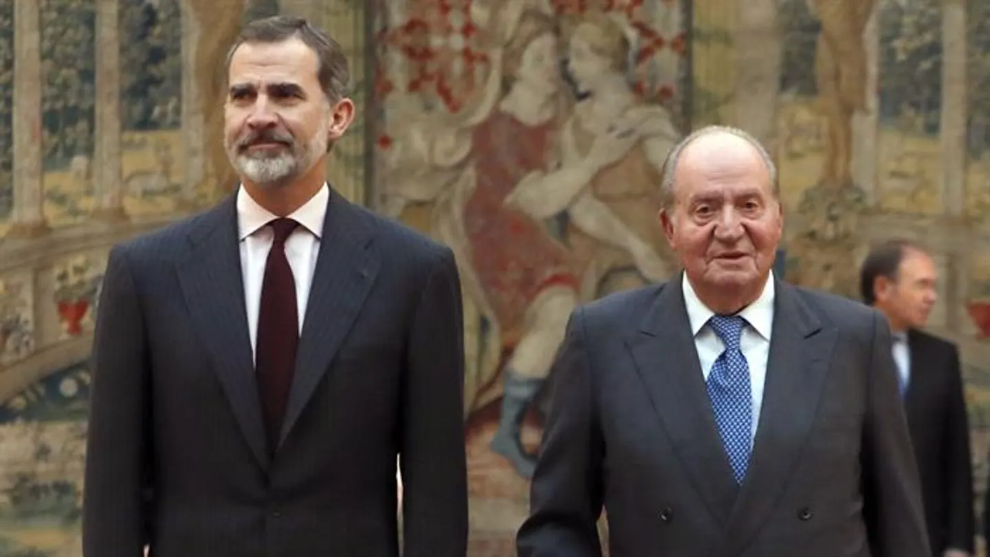 Imagen de archivo del rey Felipe VI con don Juan Carlos en un acto de la Constitución Imagen de archivo del rey Felipe VI con don Juan Carlos en un acto de la Constitución