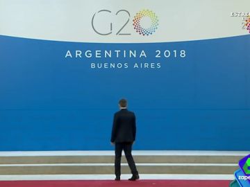 Solo y dando vueltas en círculo, el surrealista momento de Macri tras ser abandonado por Donald Trump Solo y dando vueltas en círculo, el surrealista momento de Macri tras ser abandonado por Donald Trump