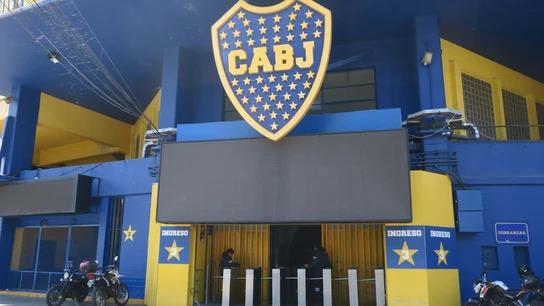 Vista de las afueras de La Bombonera Vista de las afueras de La Bombonera