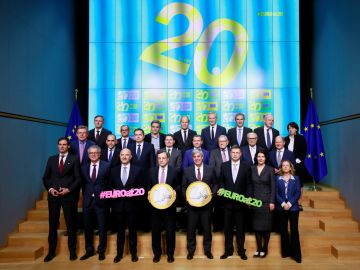 Los ministros de Finanzas de la Eurozona posan para una fotografía Los ministros de Finanzas de la Eurozona posan para una fotografía