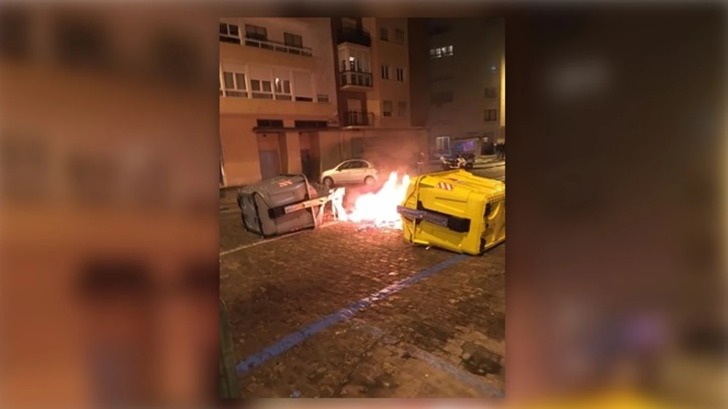 Incidentes en una manifestación contra Vox en Cádiz Incidentes en una manifestación contra Vox en Cádiz