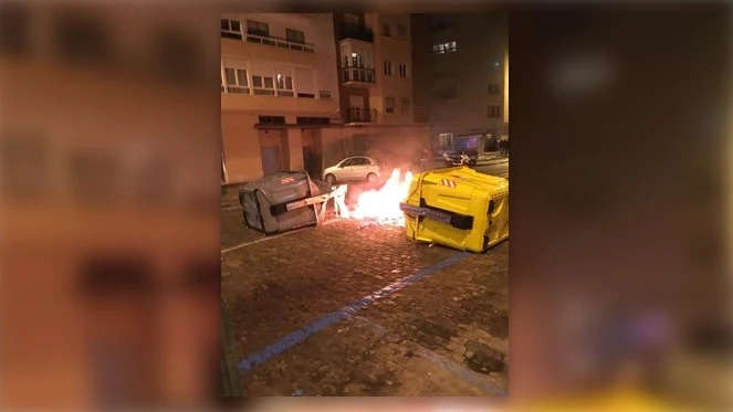 Incidentes en una manifestación contra Vox en Cádiz Incidentes en una manifestación contra Vox en Cádiz