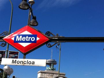 Exterior de la estación del metro de Moncloa Exterior de la estación del metro de Moncloa