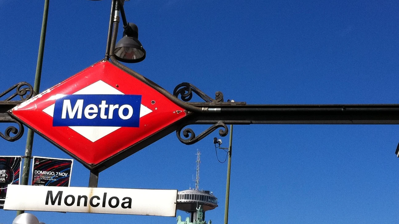 Exterior de la estación del metro de Moncloa