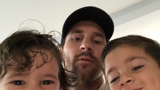 Messi y sus hijos Thiago y Mateo Messi y sus hijos Thiago y Mateo