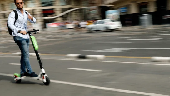 Usuario de patinete eléctrico Usuario de patinete eléctrico