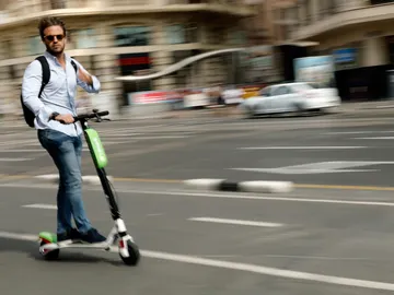 Usuario de patinete eléctrico Usuario de patinete eléctrico